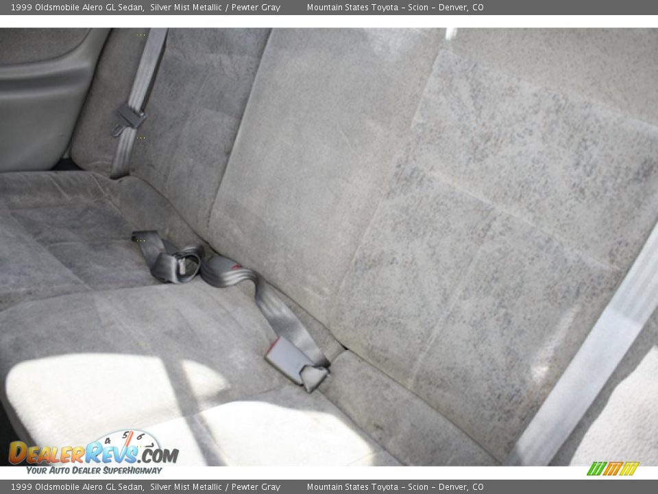 1999 Oldsmobile Alero GL Sedan Silver Mist Metallic / Pewter Gray Photo #12