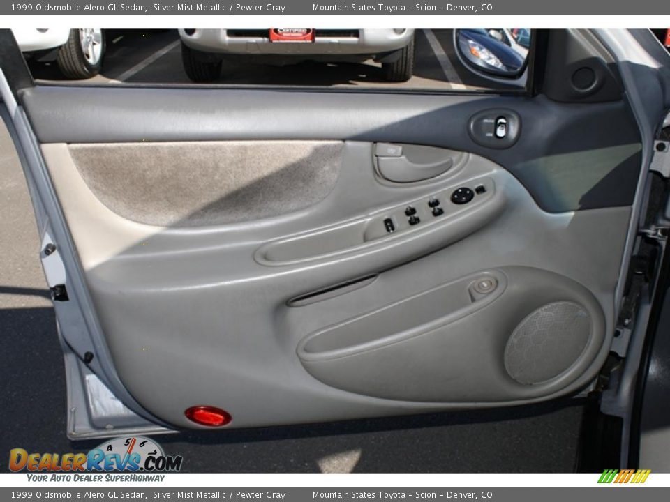 1999 Oldsmobile Alero GL Sedan Silver Mist Metallic / Pewter Gray Photo #13