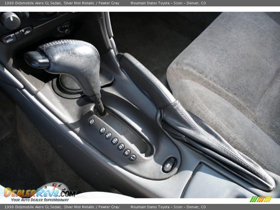 1999 Oldsmobile Alero GL Sedan Silver Mist Metallic / Pewter Gray Photo #18