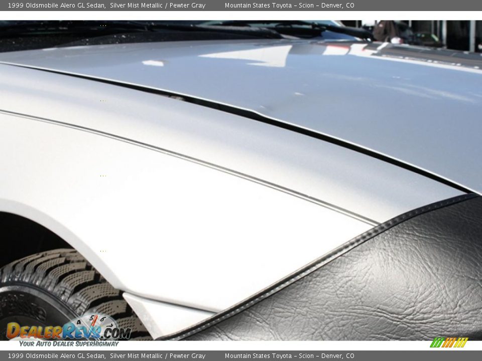 1999 Oldsmobile Alero GL Sedan Silver Mist Metallic / Pewter Gray Photo #25