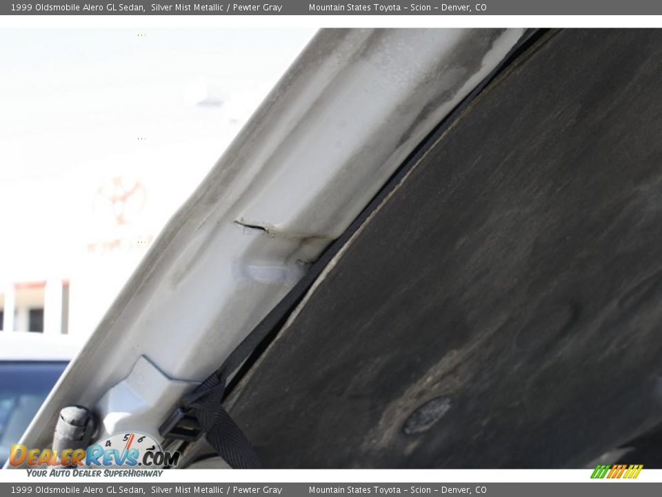 1999 Oldsmobile Alero GL Sedan Silver Mist Metallic / Pewter Gray Photo #26