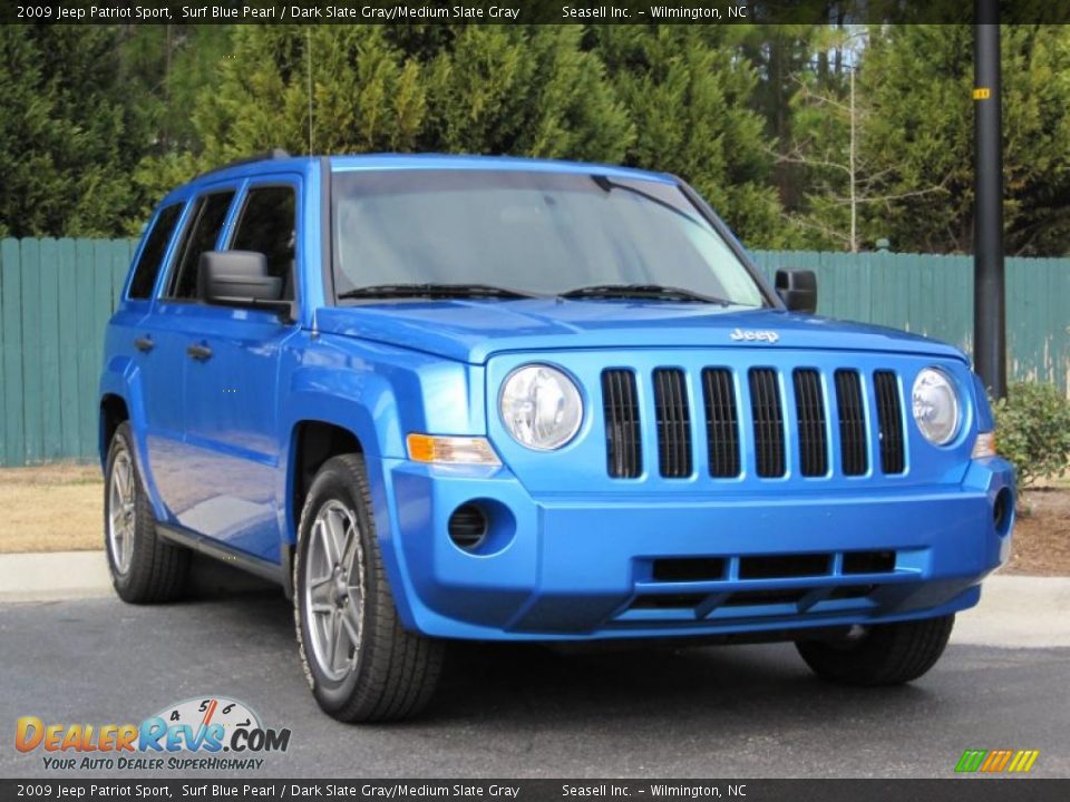 Front 3/4 View of 2009 Jeep Patriot Sport Photo #9