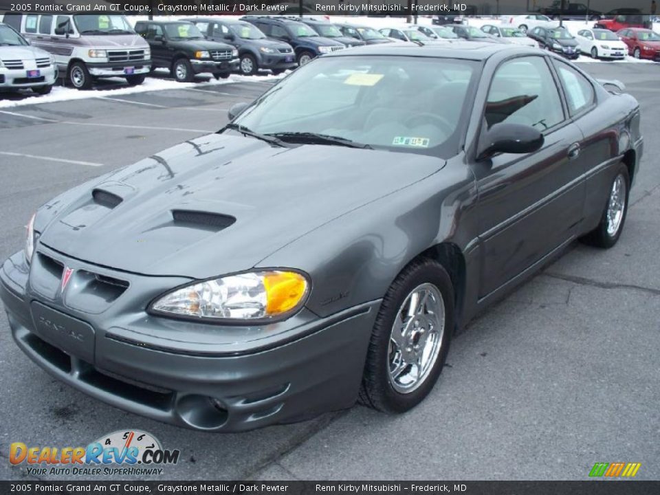 Front 3/4 View of 2005 Pontiac Grand Am GT Coupe Photo #1