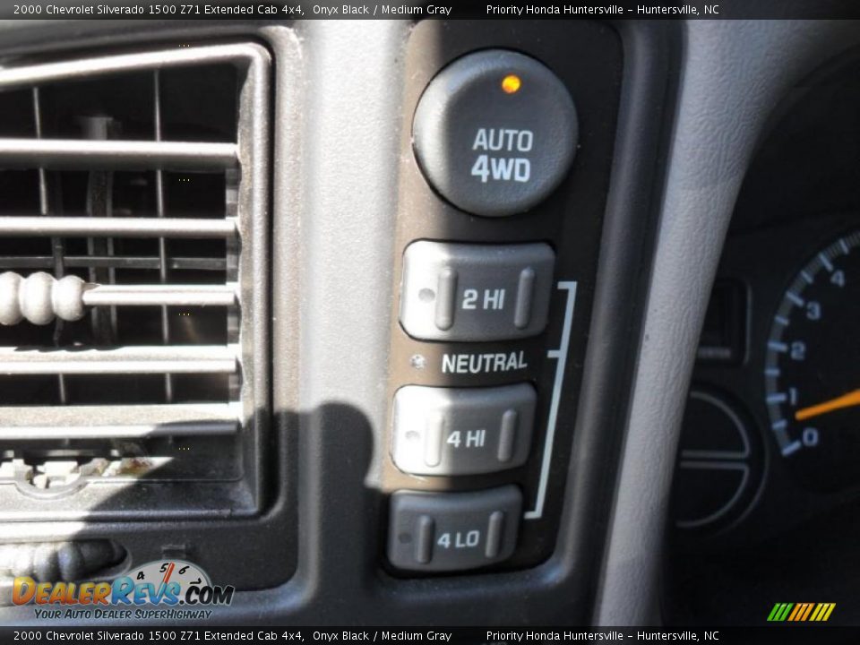 2000 Chevrolet Silverado 1500 Z71 Extended Cab 4x4 Onyx Black / Medium Gray Photo #12