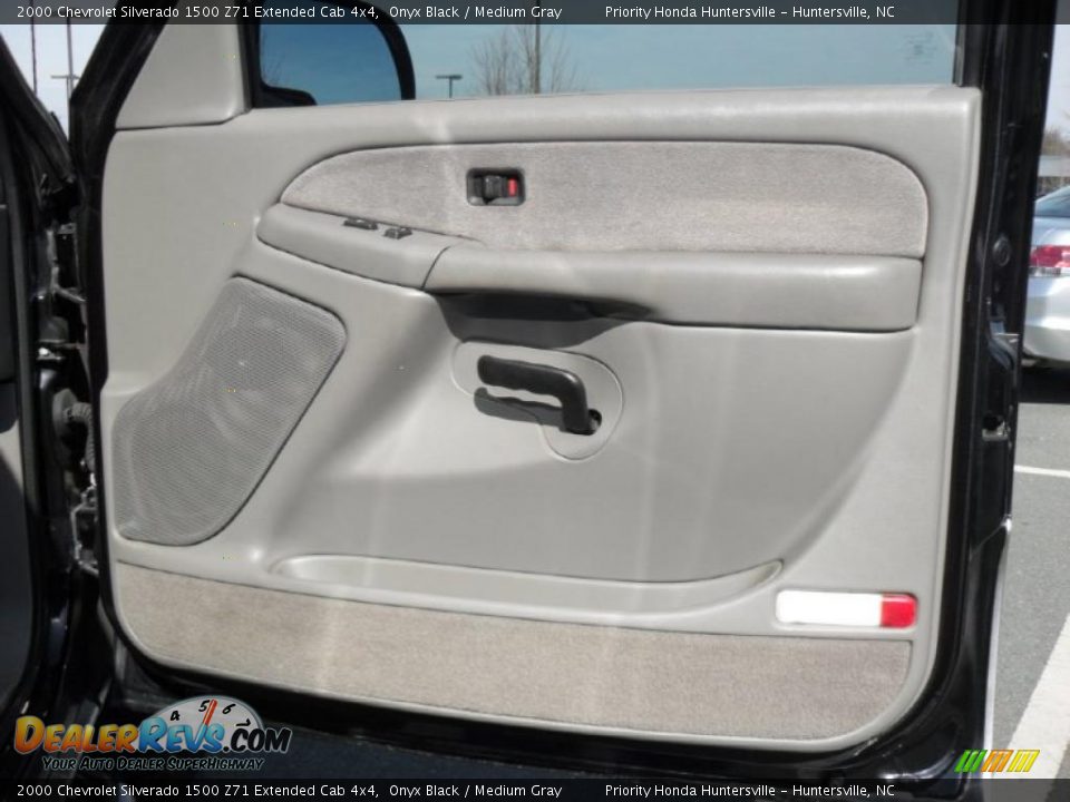 2000 Chevrolet Silverado 1500 Z71 Extended Cab 4x4 Onyx Black / Medium Gray Photo #17