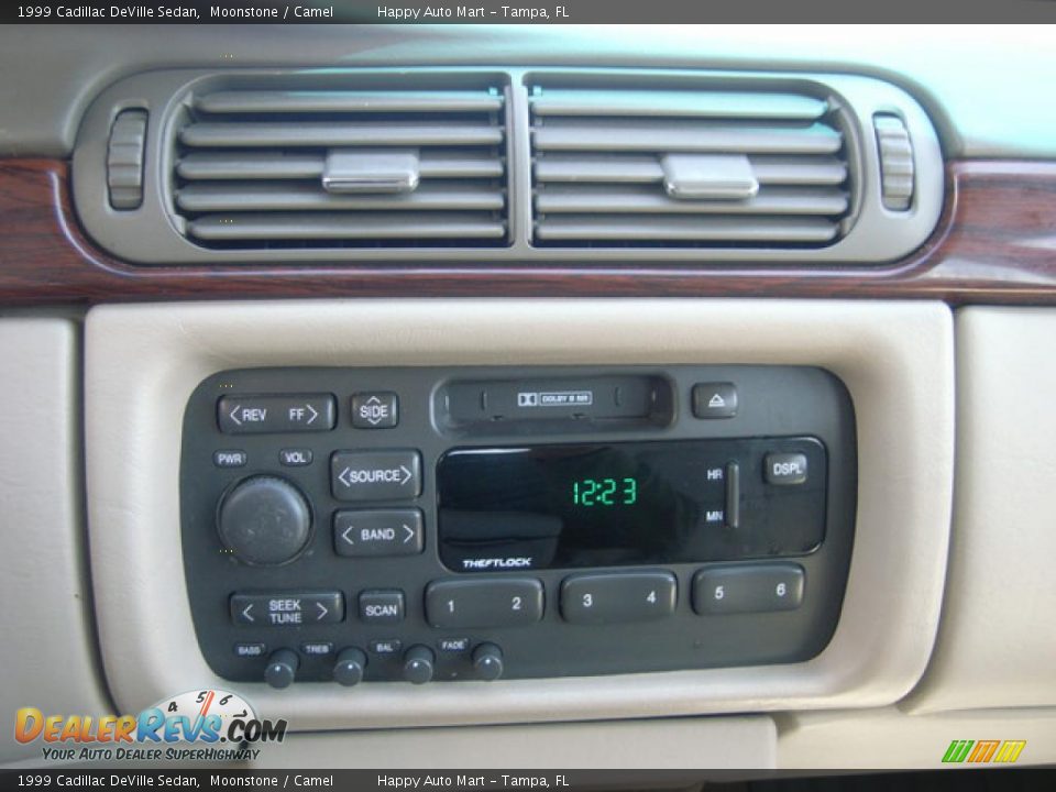 1999 Cadillac DeVille Sedan Moonstone / Camel Photo #21