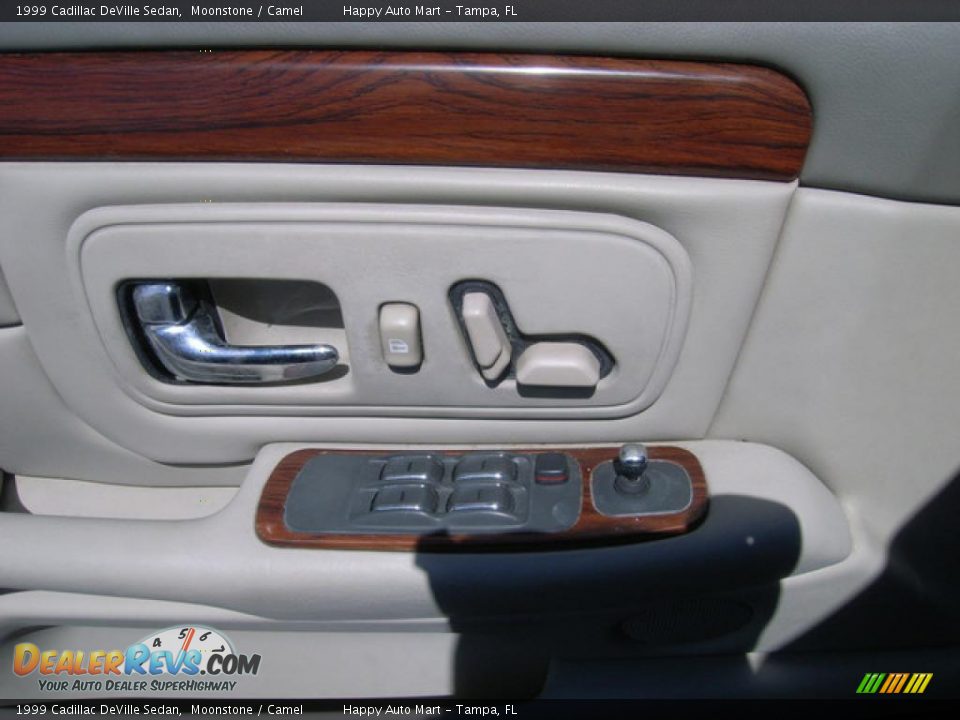 1999 Cadillac DeVille Sedan Moonstone / Camel Photo #24