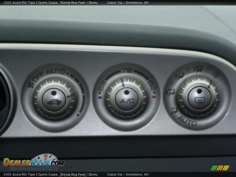 Controls of 2003 Acura RSX Type S Sports Coupe Photo #17