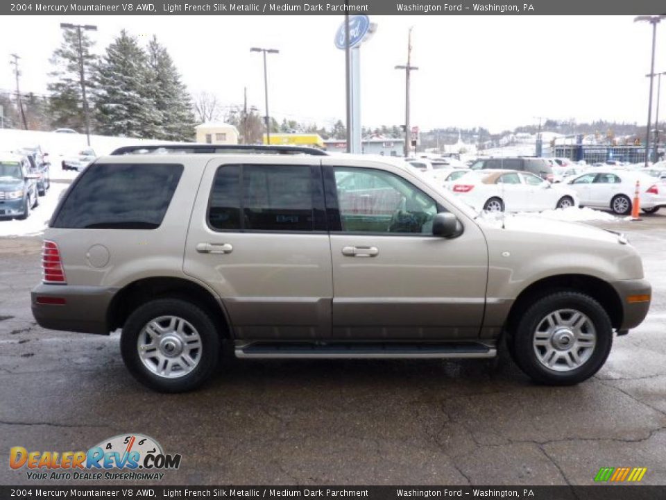 Light French Silk Metallic 2004 Mercury Mountaineer V8 AWD Photo #5
