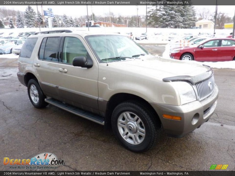 2004 Mercury Mountaineer V8 AWD Light French Silk Metallic / Medium Dark Parchment Photo #6