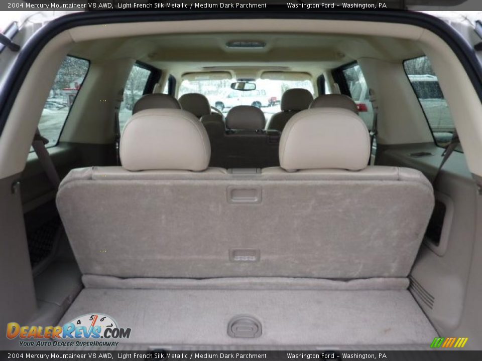 2004 Mercury Mountaineer V8 AWD Trunk Photo #15