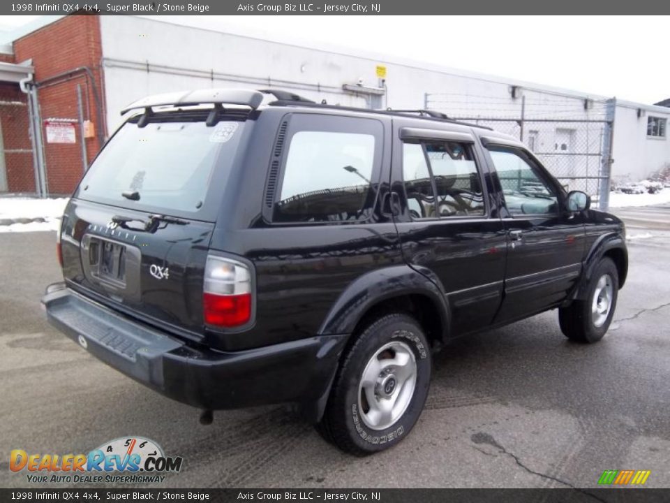 1998 Infiniti QX4 4x4 Super Black / Stone Beige Photo 7  DealerRevs