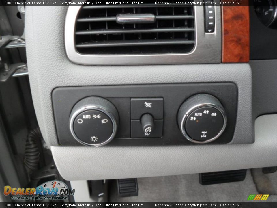 2007 Chevrolet Tahoe LTZ 4x4 Graystone Metallic / Dark Titanium/Light Titanium Photo #10