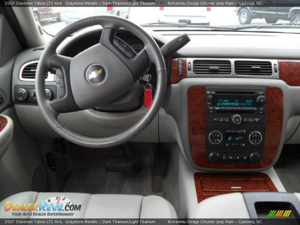 2007 Chevrolet Tahoe LTZ 4x4 Graystone Metallic / Dark Titanium/Light Titanium Photo #16