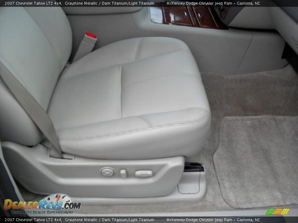 2007 Chevrolet Tahoe LTZ 4x4 Graystone Metallic / Dark Titanium/Light Titanium Photo #22