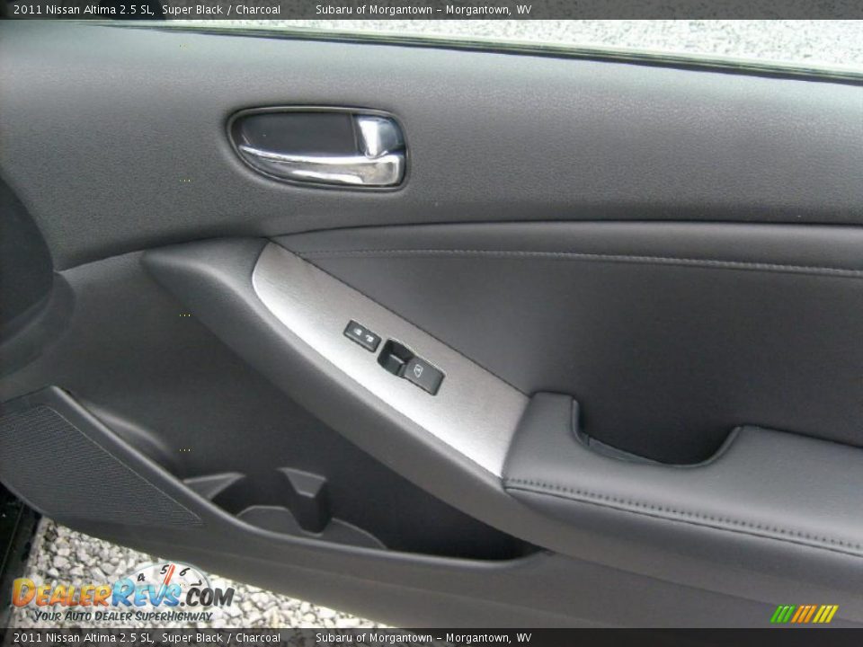 2011 Nissan Altima 2.5 SL Super Black / Charcoal Photo #17