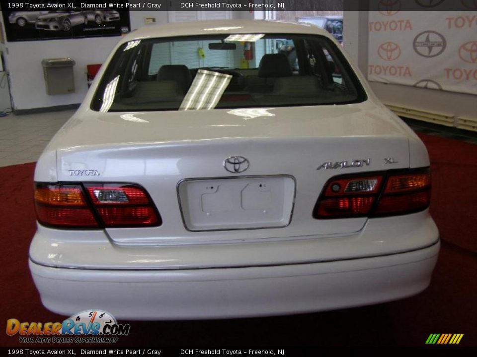 1998 Toyota Avalon XL Diamond White Pearl / Gray Photo #6