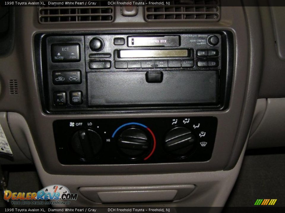 1998 Toyota Avalon XL Diamond White Pearl / Gray Photo #12