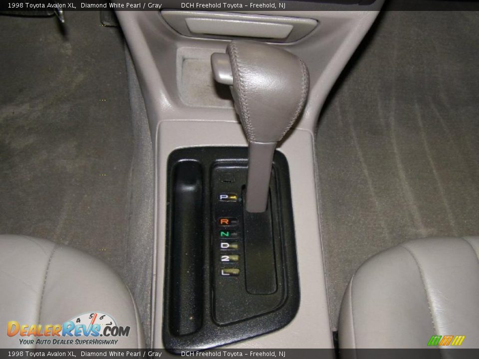 1998 Toyota Avalon XL Diamond White Pearl / Gray Photo #13