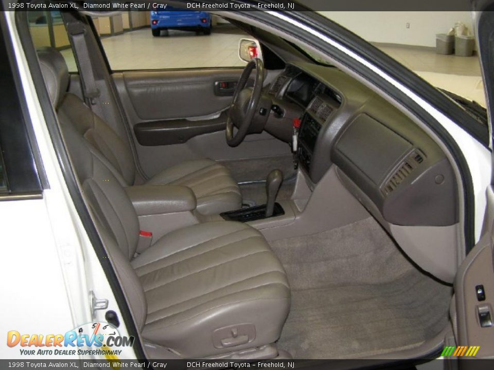 1998 Toyota Avalon XL Diamond White Pearl / Gray Photo #25