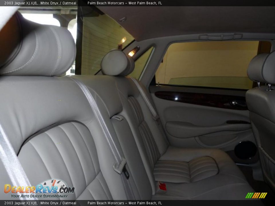 2003 Jaguar XJ XJ8 White Onyx / Oatmeal Photo #17