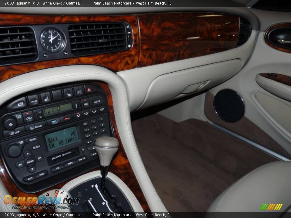 2003 Jaguar XJ XJ8 White Onyx / Oatmeal Photo #20