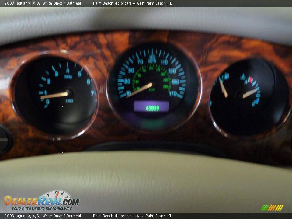 2003 Jaguar XJ XJ8 White Onyx / Oatmeal Photo #26