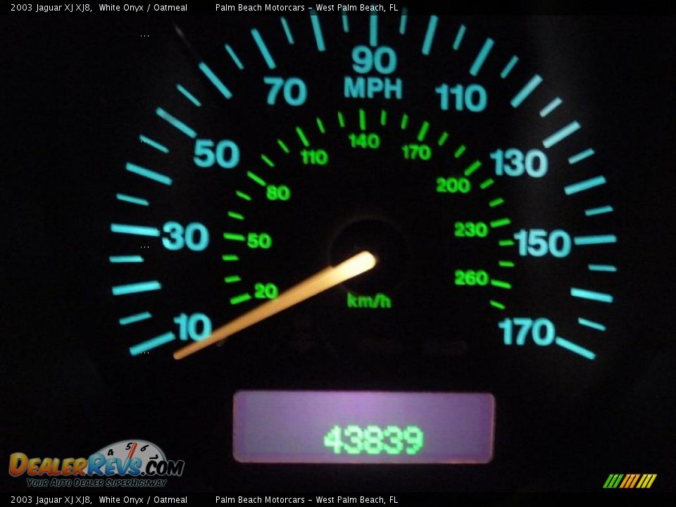 2003 Jaguar XJ XJ8 White Onyx / Oatmeal Photo #27