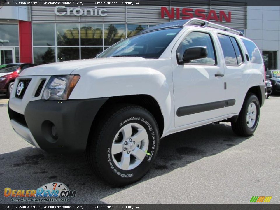 2011 Nissan Xterra S Avalanche White / Gray Photo #1