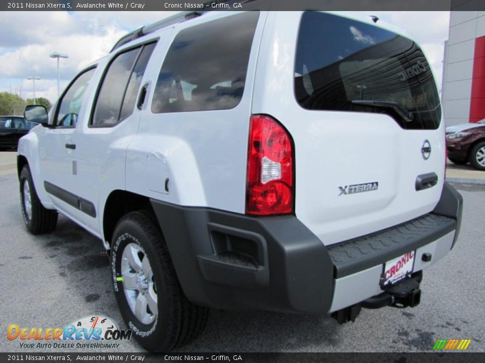 2011 Nissan Xterra S Avalanche White / Gray Photo #3