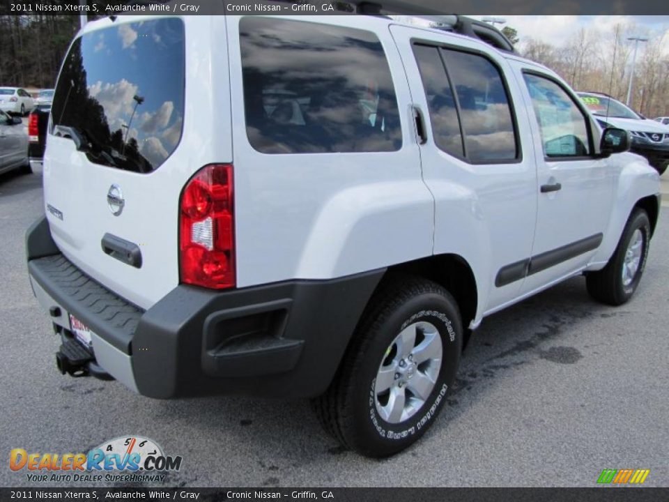 2011 Nissan Xterra S Avalanche White / Gray Photo #5
