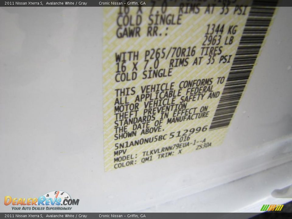 2011 Nissan Xterra S Avalanche White / Gray Photo #15