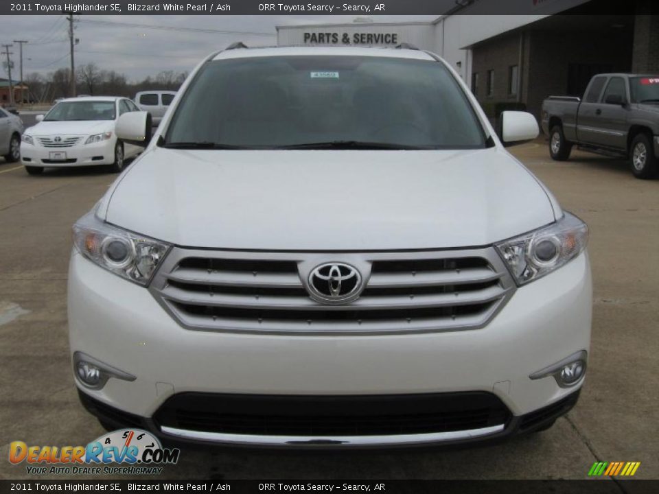 2011 Toyota Highlander SE Blizzard White Pearl / Ash Photo #2