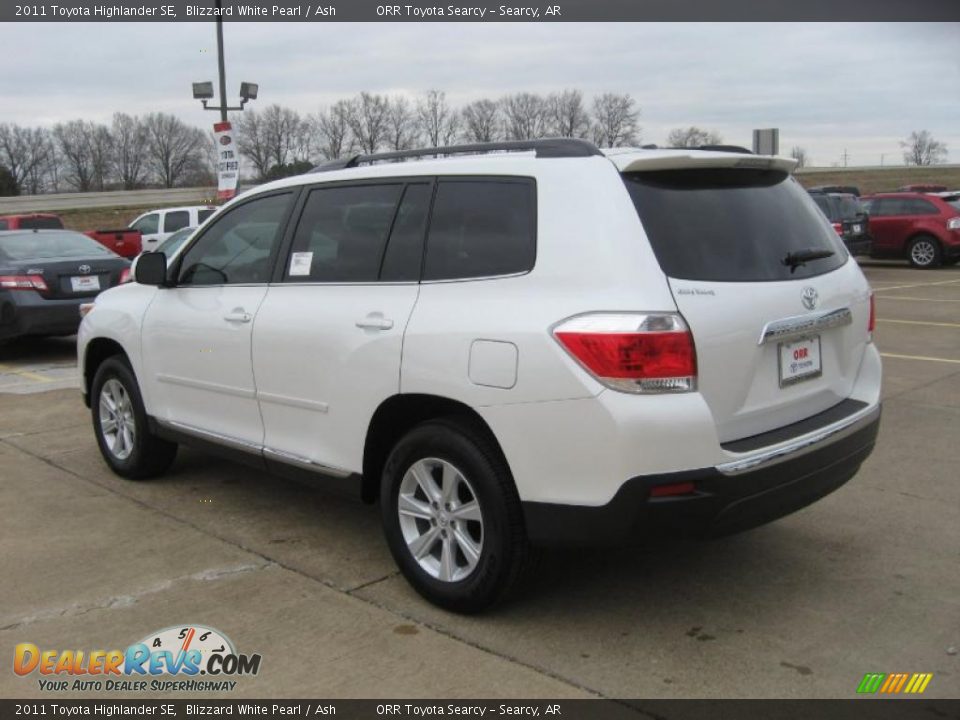 2011 Toyota Highlander SE Blizzard White Pearl / Ash Photo #5