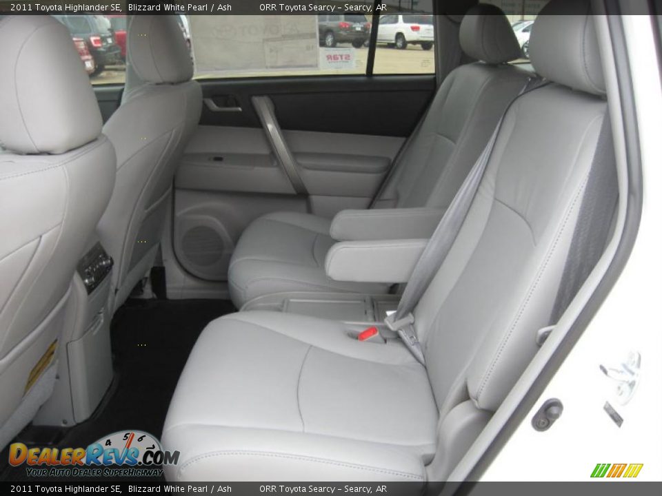 2011 Toyota Highlander SE Blizzard White Pearl / Ash Photo #14