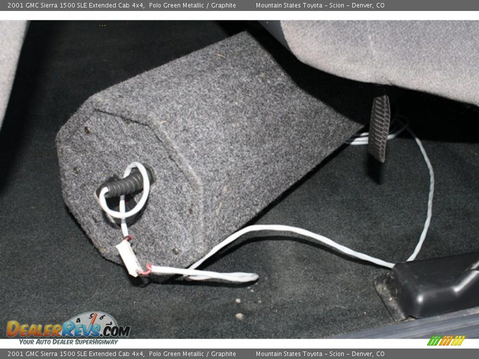2001 GMC Sierra 1500 SLE Extended Cab 4x4 Polo Green Metallic / Graphite Photo #11