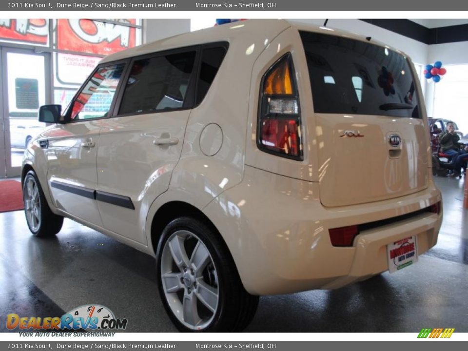 2011 Kia Soul ! Dune Beige / Sand/Black Premium Leather Photo #4