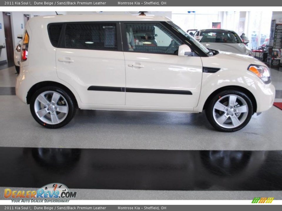 2011 Kia Soul ! Dune Beige / Sand/Black Premium Leather Photo #7