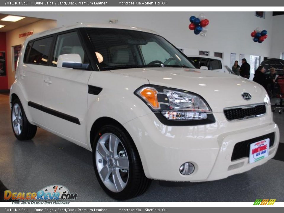 2011 Kia Soul ! Dune Beige / Sand/Black Premium Leather Photo #8