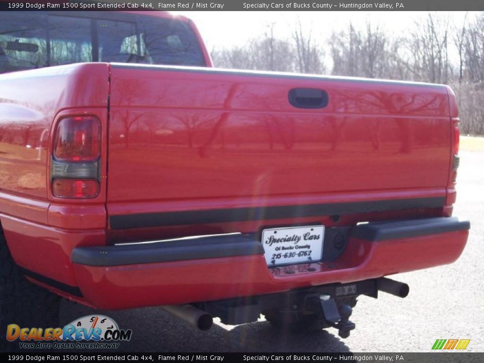 1999 Dodge Ram 1500 Sport Extended Cab 4x4 Flame Red / Mist Gray Photo #5