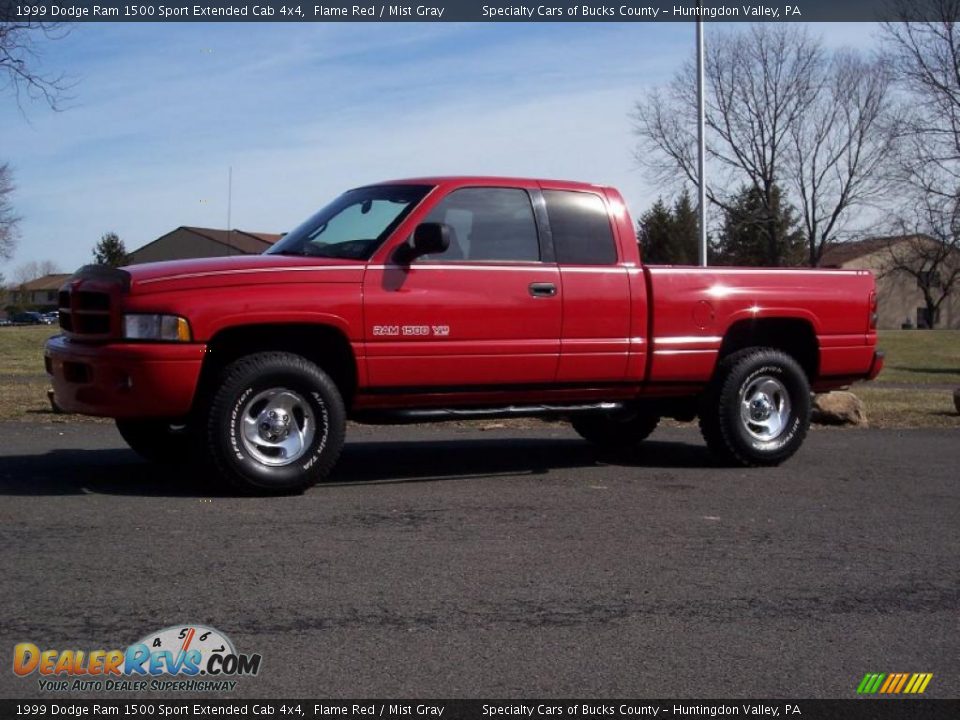 1999 Dodge Ram 1500 Sport Extended Cab 4x4 Flame Red / Mist Gray Photo #9