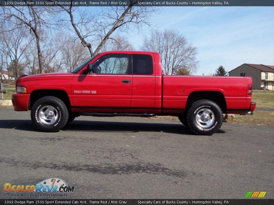 1999 Dodge Ram 1500 Sport Extended Cab 4x4 Flame Red / Mist Gray Photo #10