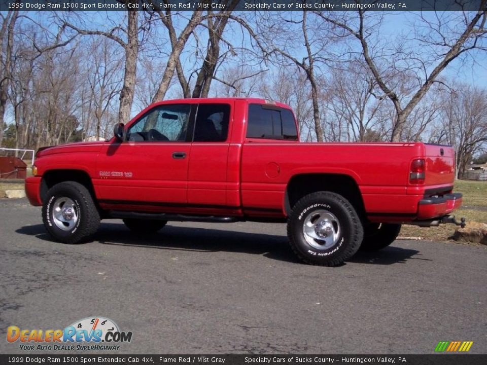 1999 Dodge Ram 1500 Sport Extended Cab 4x4 Flame Red / Mist Gray Photo #11