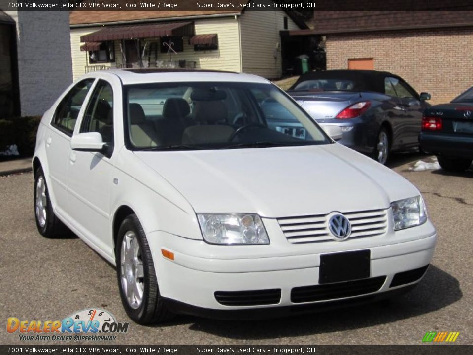 Front 3/4 View of 2001 Volkswagen Jetta GLX VR6 Sedan Photo #1