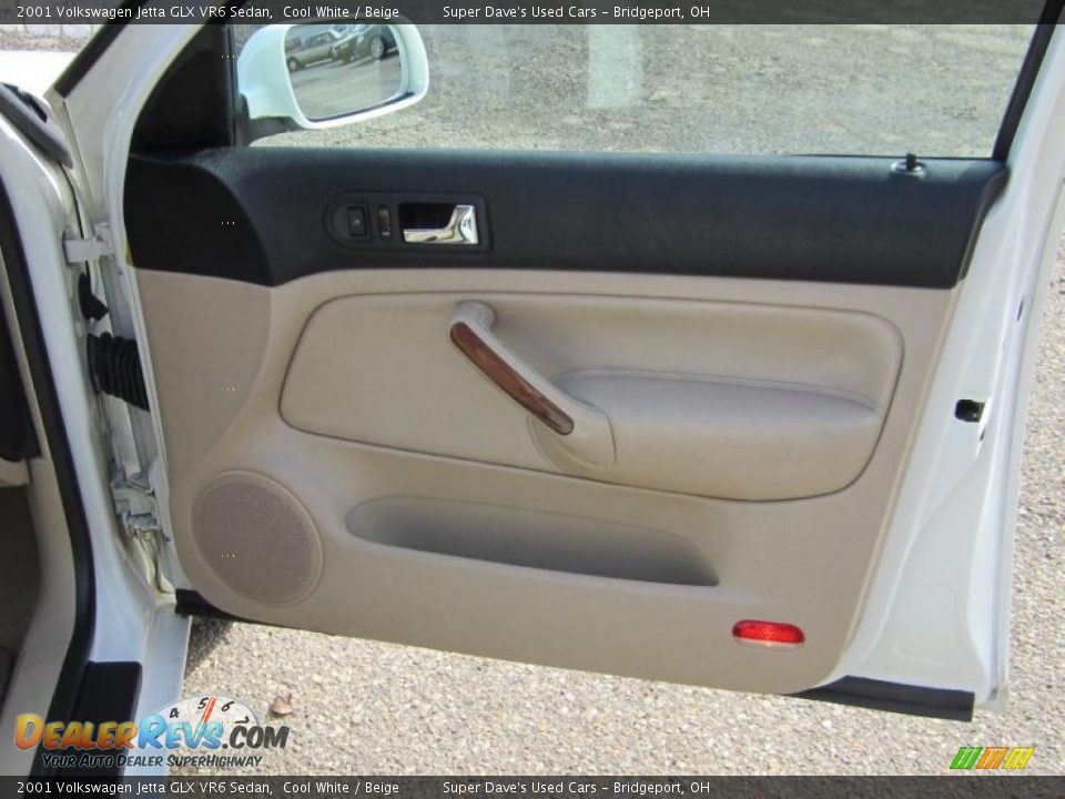 Door Panel of 2001 Volkswagen Jetta GLX VR6 Sedan Photo #19