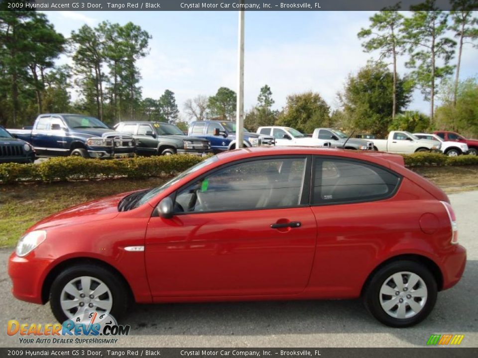 2009 Hyundai Accent GS 3 Door Tango Red / Black Photo #2