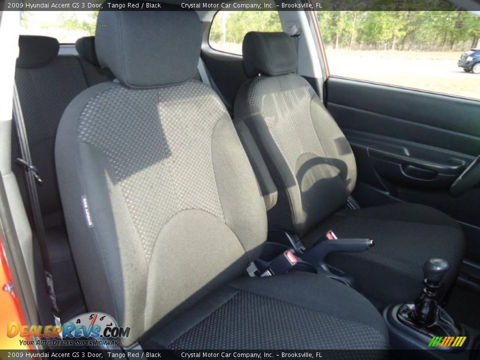 2009 Hyundai Accent GS 3 Door Tango Red / Black Photo #14