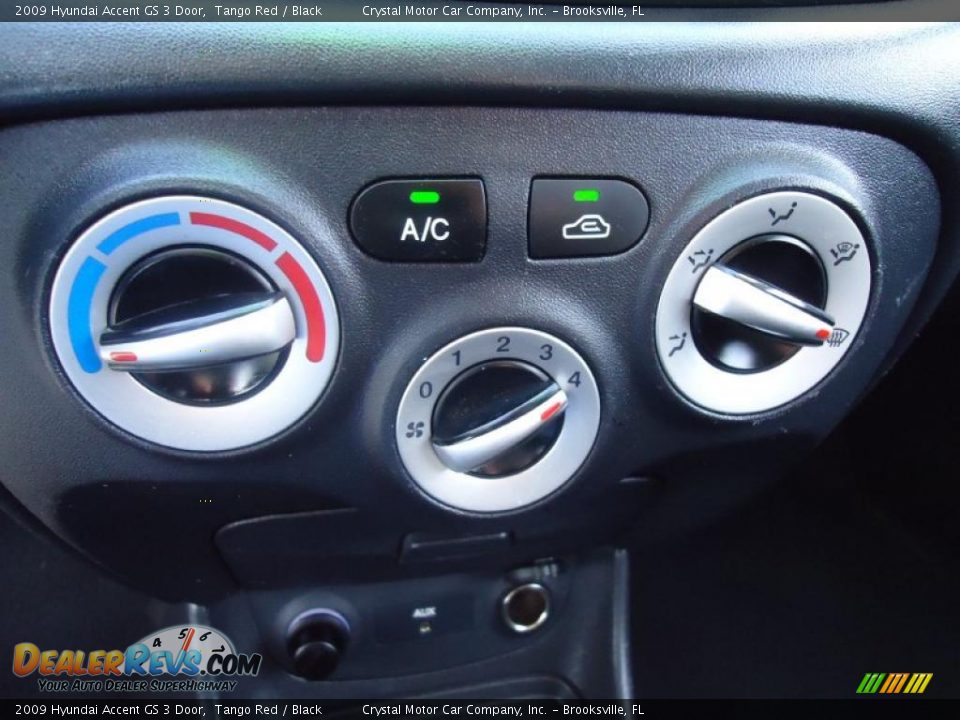2009 Hyundai Accent GS 3 Door Tango Red / Black Photo #26
