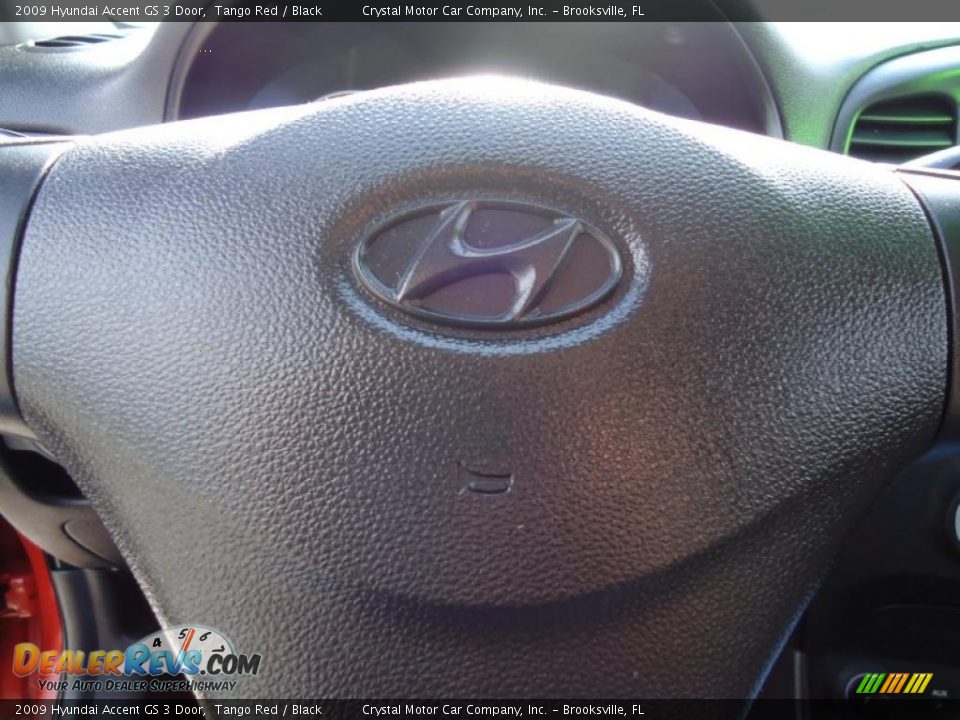 2009 Hyundai Accent GS 3 Door Tango Red / Black Photo #28