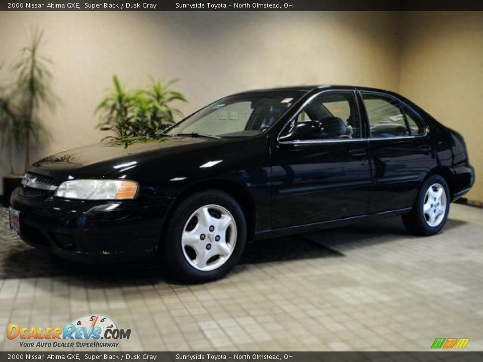 2000 Nissan Altima GXE Super Black / Dusk Gray Photo #2